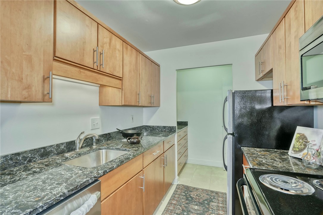 1400 East Avenue, Unit UN412 Rochester, NY 14610 - Photo 27 of 40 Another view of kitchen