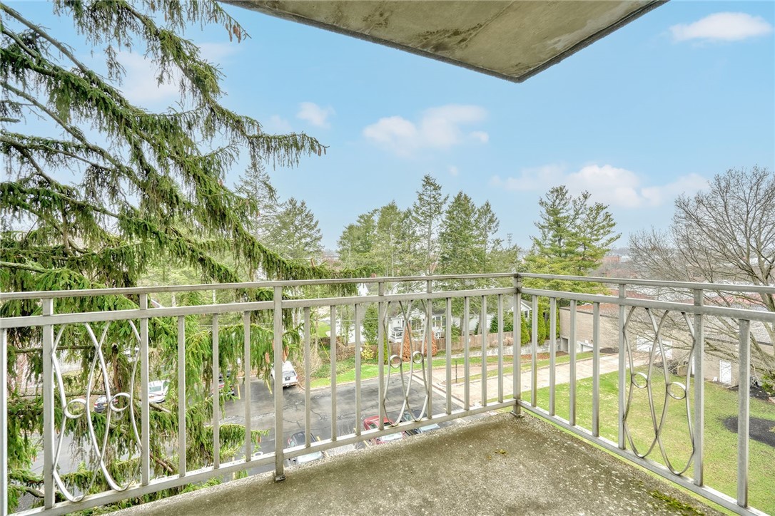 1400 East Avenue, Unit UN412 Rochester, NY 14610 - Photo 28 of 40 View from personal outdoor terrace.