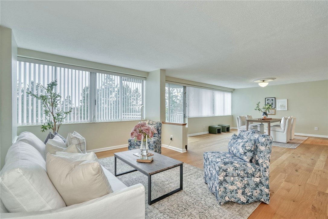 1400 East Avenue, Unit UN412 Rochester, NY 14610 - Photo 3 of 40 Entryway view of the hardwood living area and dini