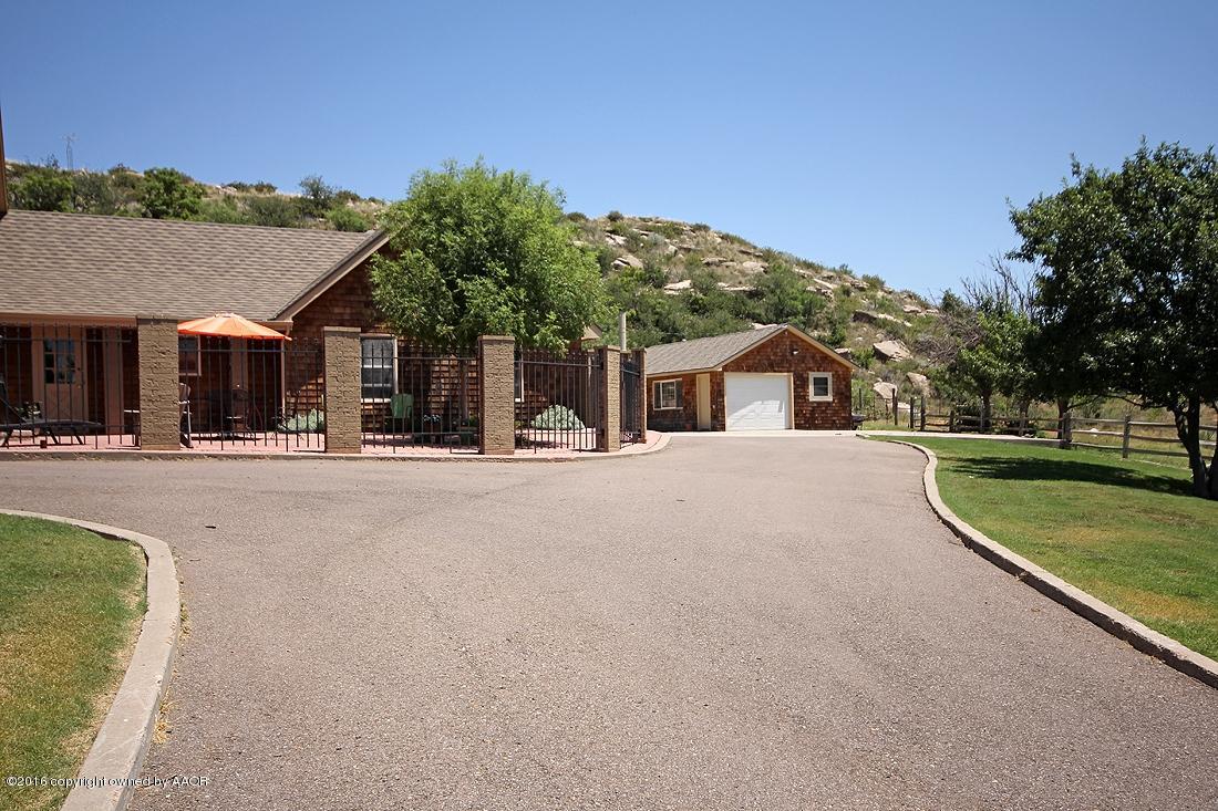 2 Cambridge Road Amarillo, TX 79124 - Photo 3 of 36 Driveway
