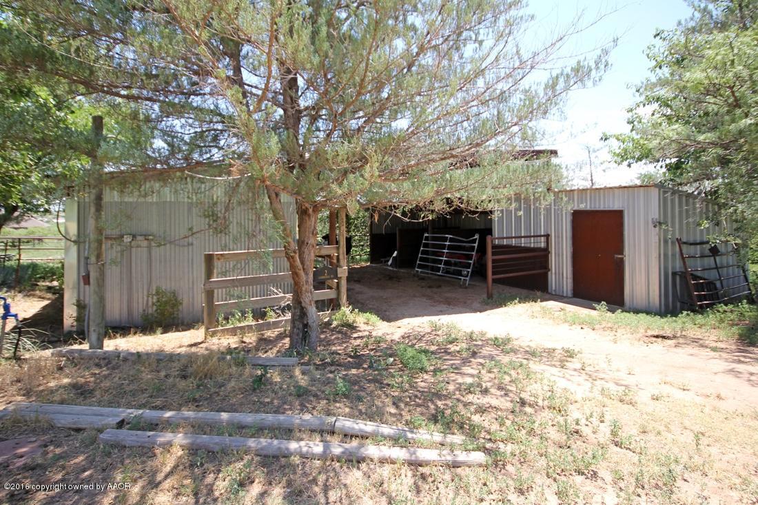 2 Cambridge Road Amarillo, TX 79124 - Photo 33 of 36 Barn