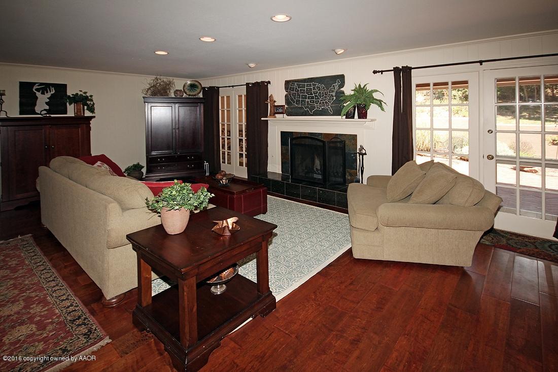 2 Cambridge Road Amarillo, TX 79124 - Photo 9 of 36 Living Area