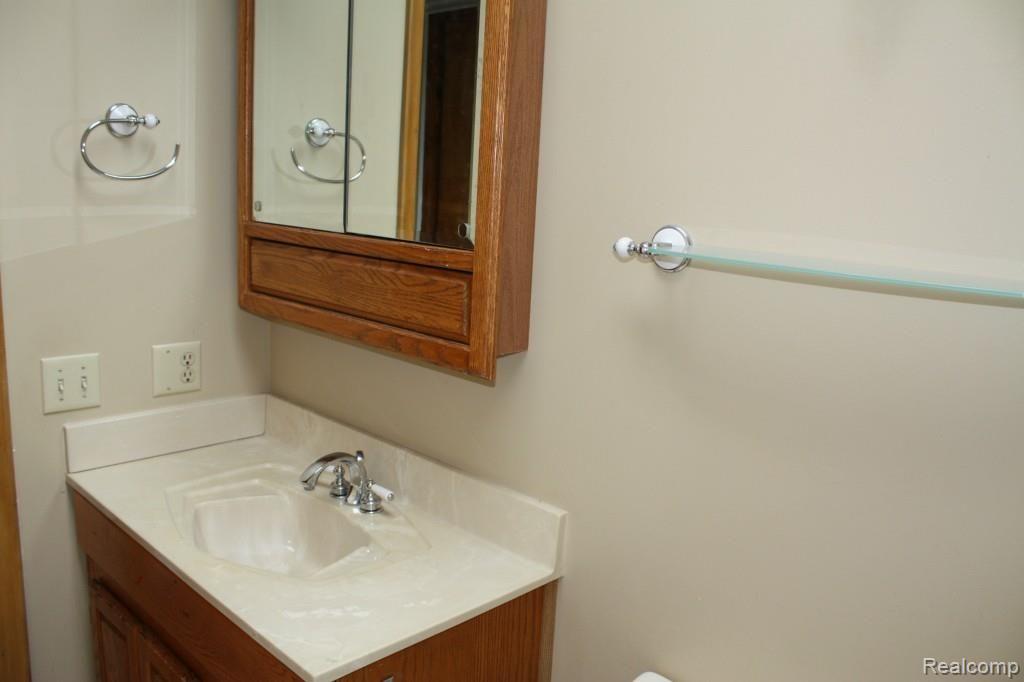 1450 Parke Street Rochester, MI 48307 - Photo 26 of 26 IMG_0312.jpg