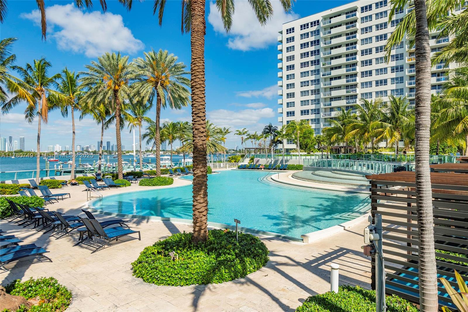 1500 Bay Road, Unit 668S Miami Beach, FL 33139 - Photo 25 of 33 Gallery Image 25
