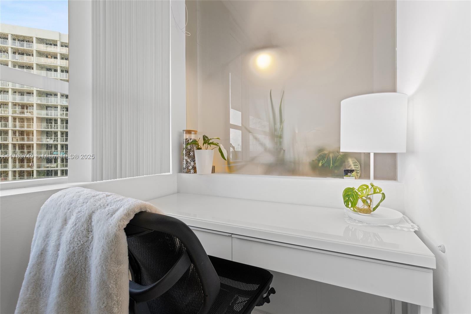 1500 Bay Road, Unit 668S Miami Beach, FL 33139 - Photo 5 of 33 Gallery Image 5