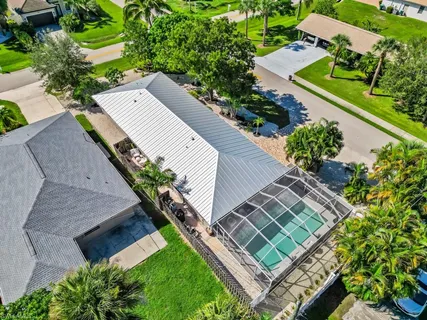 $949,900 | 601 97th Avenue North, Naples, FL 34108