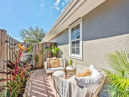 $919,000 | 601 97th Avenue North, Naples, FL 34108