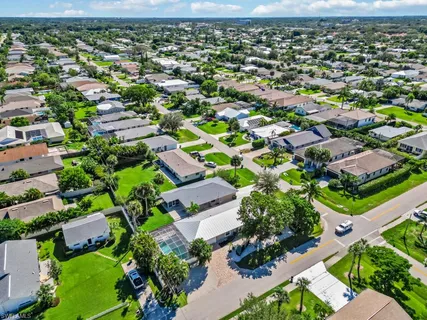 $949,900 | 601 97th Avenue North, Naples, FL 34108