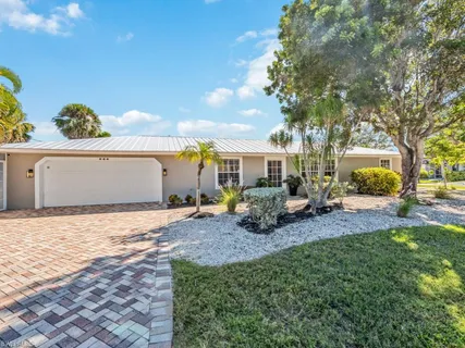 $949,900 | 601 97th Avenue North, Naples, FL 34108