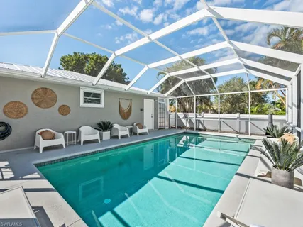 $949,900 | 601 97th Avenue North, Naples, FL 34108