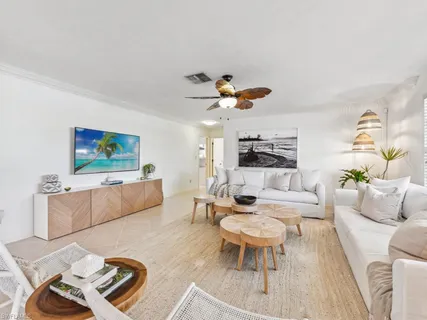 $949,900 | 601 97th Avenue North, Naples, FL 34108