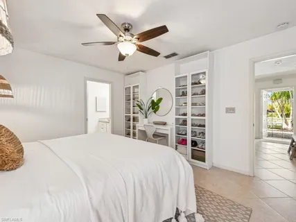 $949,900 | 601 97th Avenue North, Naples, FL 34108