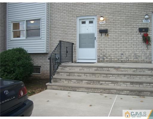 1084 Robin Road Hillsborough, NJ 08844 - Photo 2 of 19 Gallery Image 2