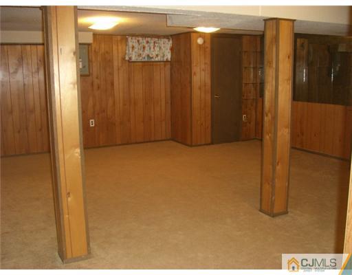 1084 Robin Road Hillsborough, NJ 08844 - Photo 18 of 19 Gallery Image 18