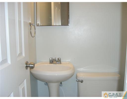 1084 Robin Road Hillsborough, NJ 08844 - Photo 6 of 19 Gallery Image 6