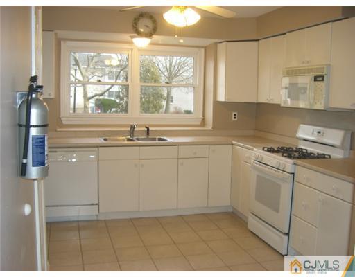 1084 Robin Road Hillsborough, NJ 08844 - Photo 7 of 19 Gallery Image 7