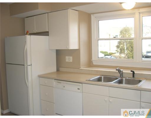 1084 Robin Road Hillsborough, NJ 08844 - Photo 8 of 19 Gallery Image 8