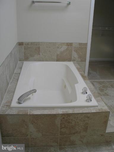 8542 Yoder Street Manassas, VA 20110 - Photo 12 of 20 Bath #1