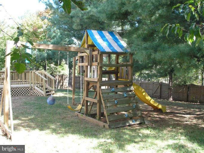 8542 Yoder Street Manassas, VA 20110 - Photo 3 of 20 Exterior #2