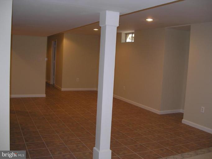 8542 Yoder Street Manassas, VA 20110 - Photo 4 of 20 Recreation Room