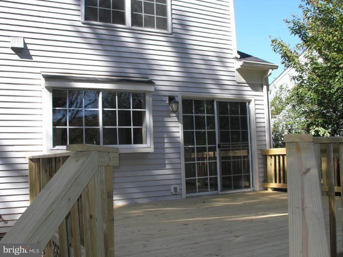 8542 Yoder Street Manassas, VA 20110 - Photo 5 of 20 Exterior #3