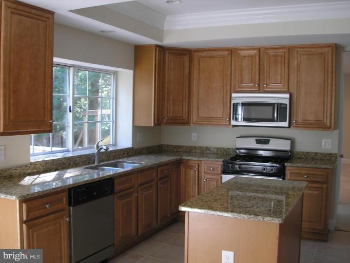 8542 Yoder Street Manassas, VA 20110 - Photo 9 of 20 Kitchen #2