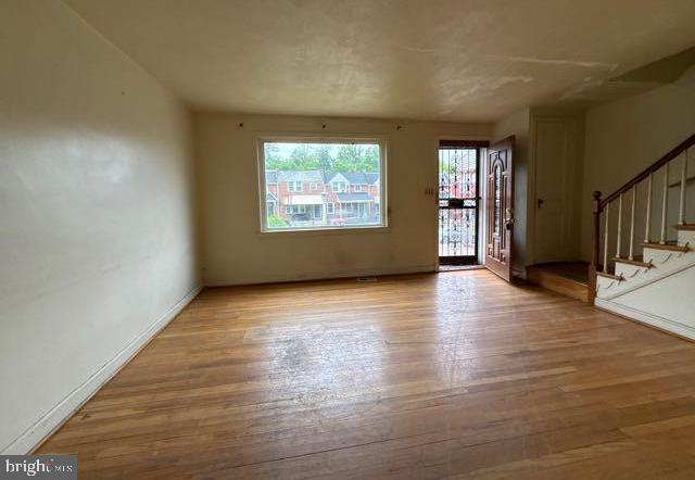 5141 Stafford Road Baltimore, MD 21229 - Photo 3 of 13