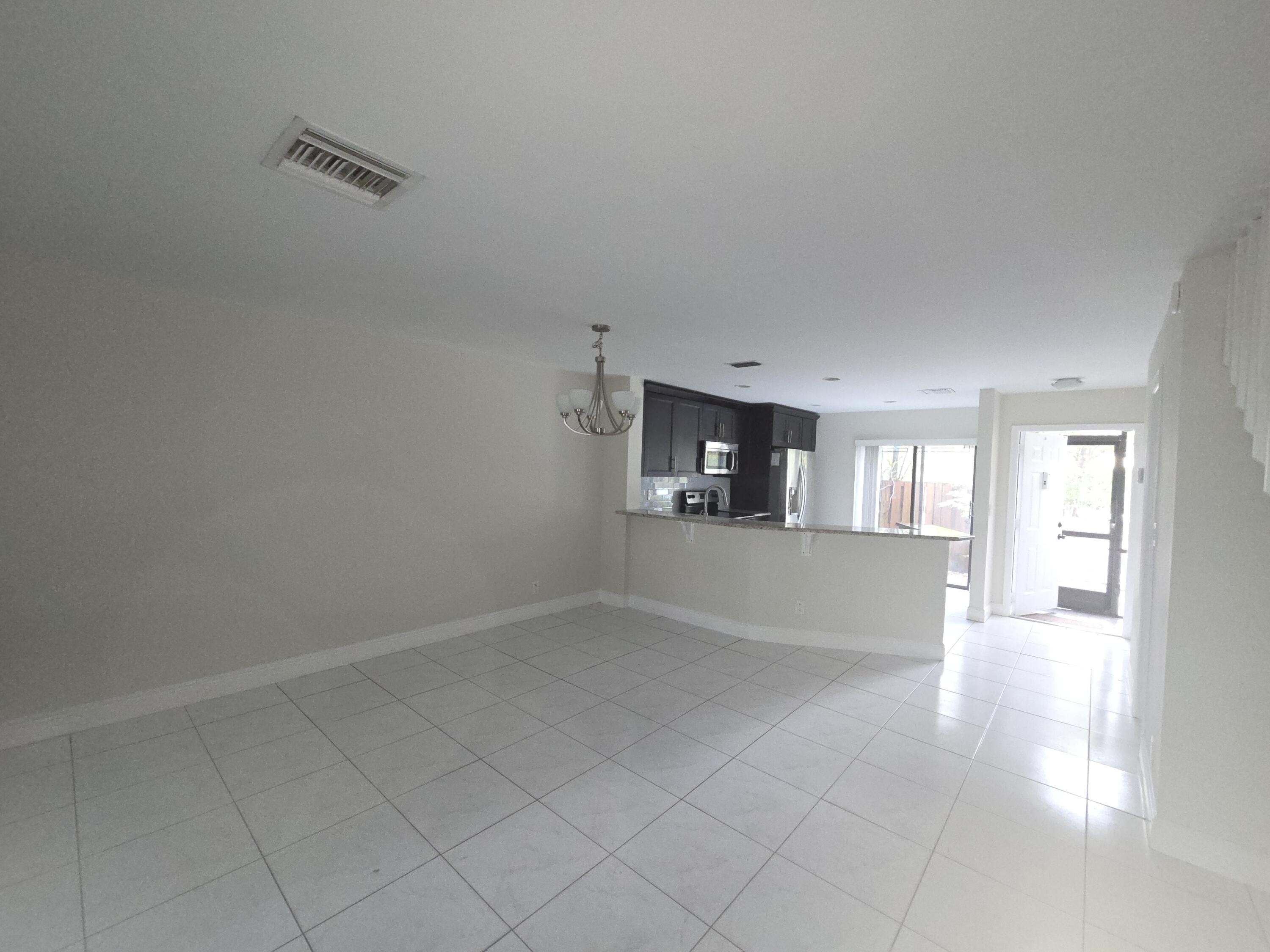 7890 Lago Del Mar Drive, Unit 142 Boca Raton, FL 33433 - Photo 3 of 10 bz5