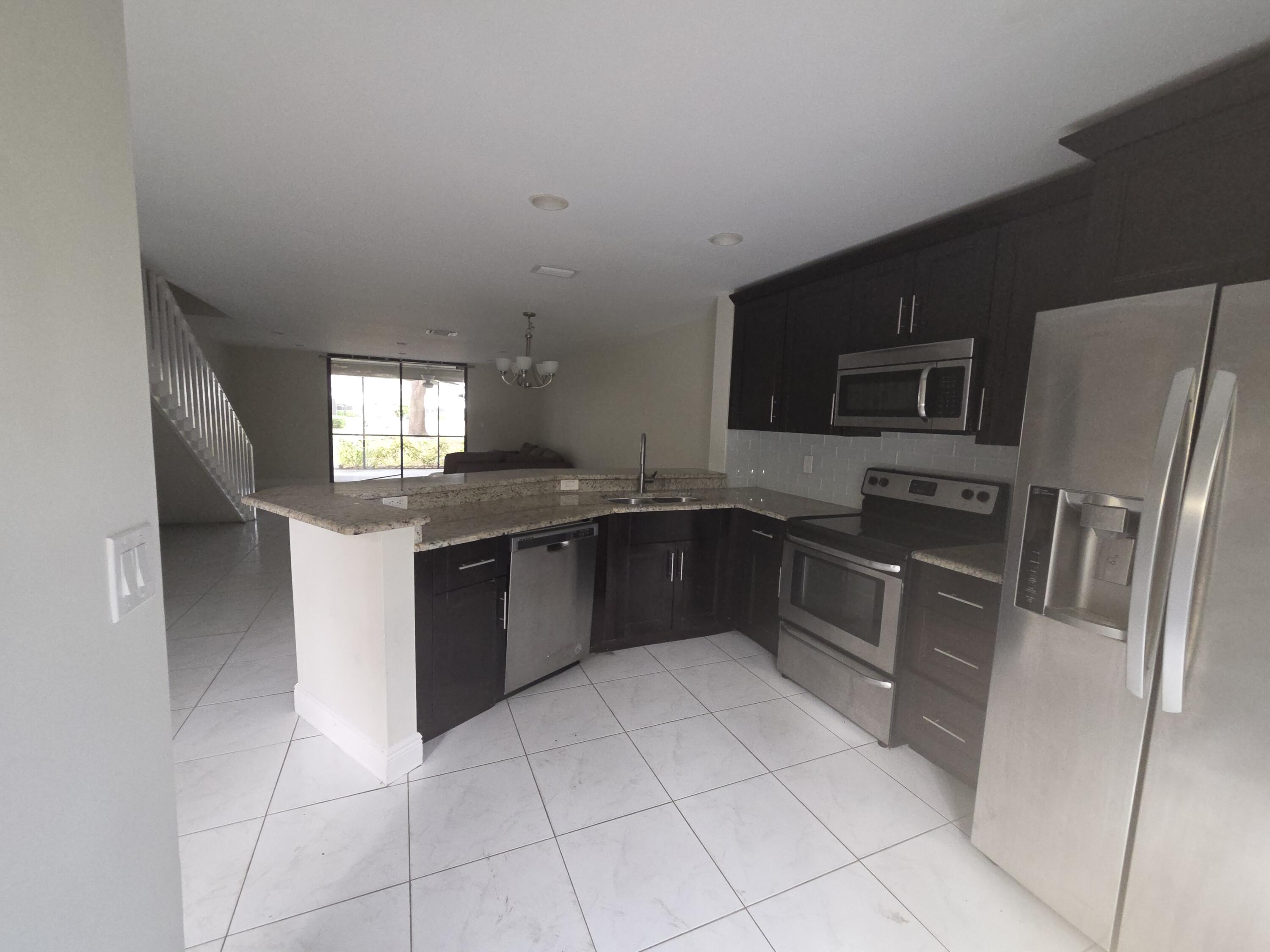 7890 Lago Del Mar Drive, Unit 142 Boca Raton, FL 33433 - Photo 6 of 10 bz4