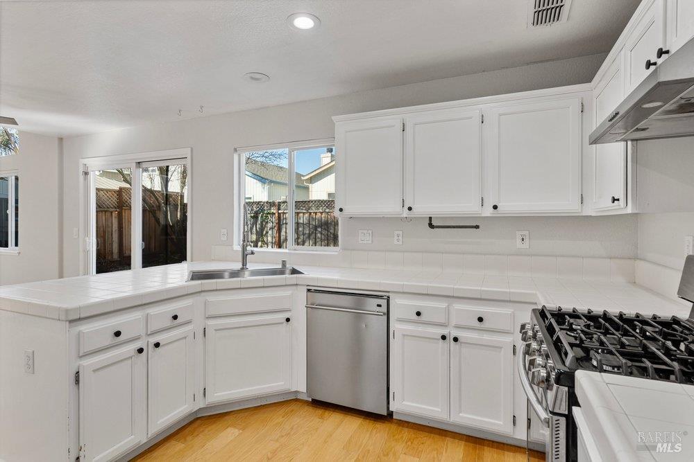 1210 Maple Drive Rohnert Park, CA 94928 - Photo 14 of 77