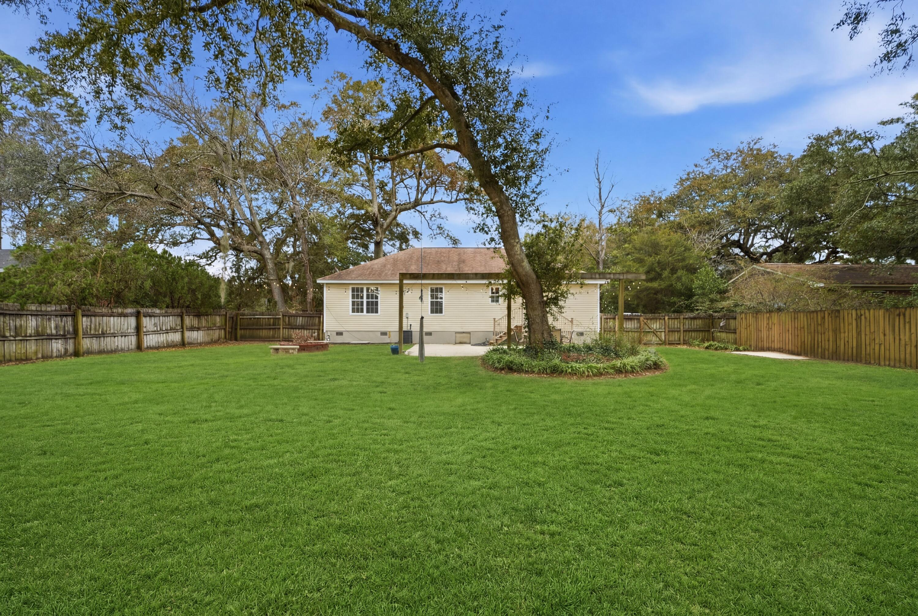 1315 Camp Road Charleston, SC 29412 - Photo 31 of 42 Back Yard