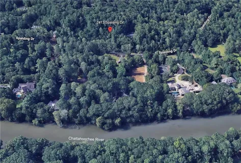 a view of an outdoor space