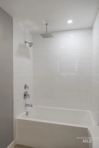 $1,995 | 297 Southeast 6th Avenue, Unit 1, Ontario, OR 97914