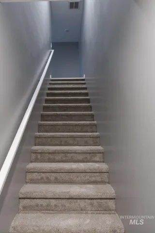 $1,995 | 297 Southeast 6th Avenue, Unit 1, Ontario, OR 97914