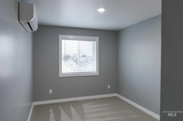 $1,995 | 297 Southeast 6th Avenue, Unit 1, Ontario, OR 97914