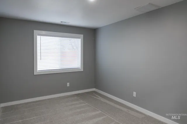 $1,995 | 297 Southeast 6th Avenue, Unit 1, Ontario, OR 97914