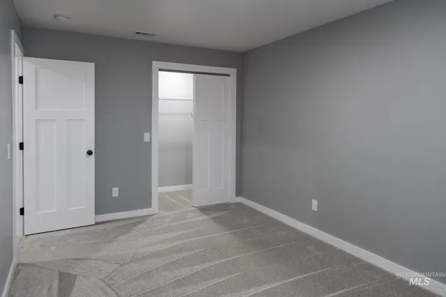 $1,995 | 297 Southeast 6th Avenue, Unit 1, Ontario, OR 97914