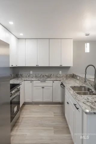 $1,995 | 297 Southeast 6th Avenue, Unit 1, Ontario, OR 97914