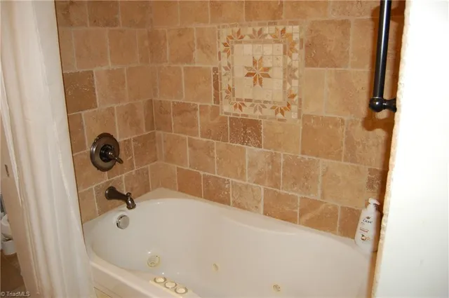 $3,000 | 640 North Spring Street, Winston-Salem, NC 27101