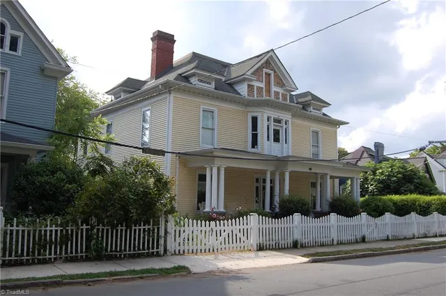 $3,000 | 640 North Spring Street, Winston-Salem, NC 27101