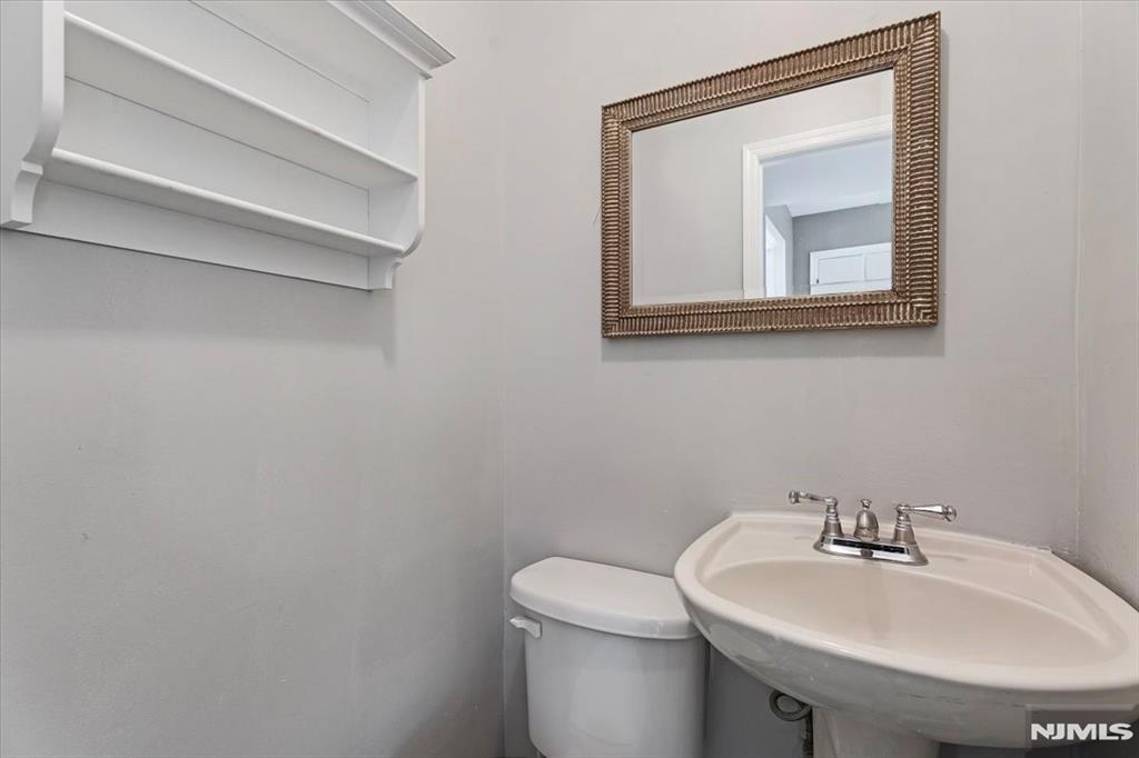 26 Meslar Road Morris Township, NJ 07950 - Photo 9 of 31
