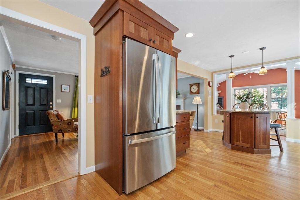 11 Magnolia Road Sudbury, MA 01776 - Photo 8 of 36 Gallery Image 8
