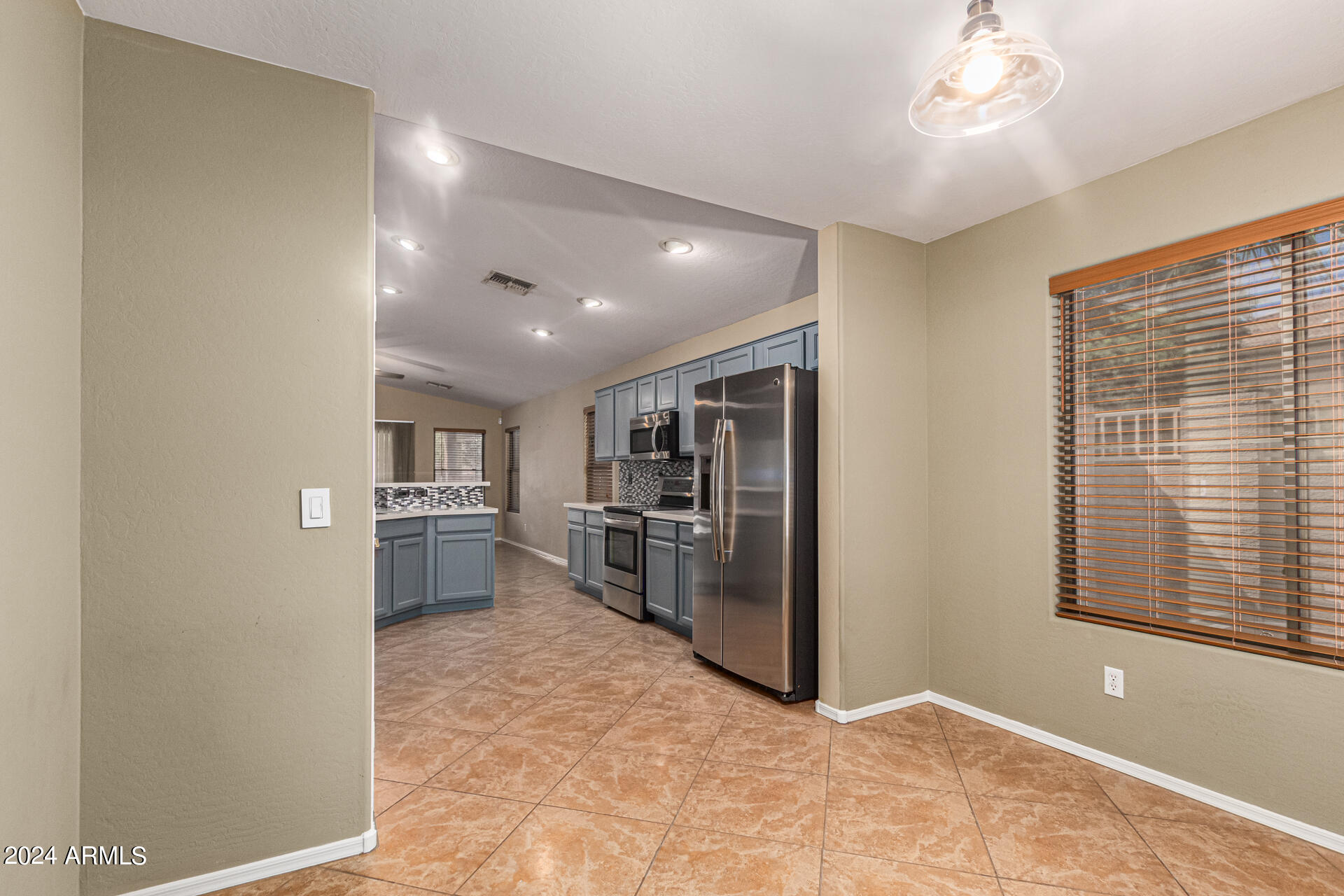 2335 West Darrel Road Phoenix, AZ 85041 - Photo 15 of 32 11-Darrel