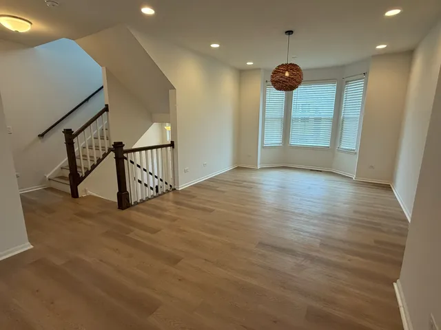 $3,100 | 4424 Monroe Court, Unit 4424, Naperville, IL 60564