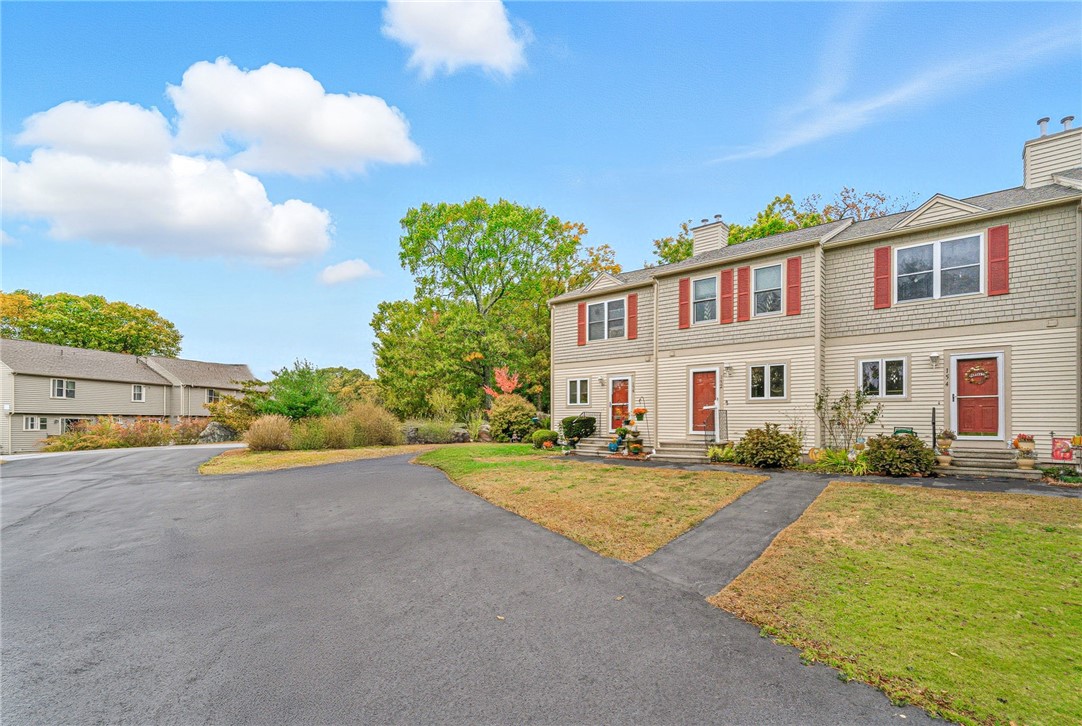 152 Fairway Drive Coventry, RI 02816 - Photo 3 of 39