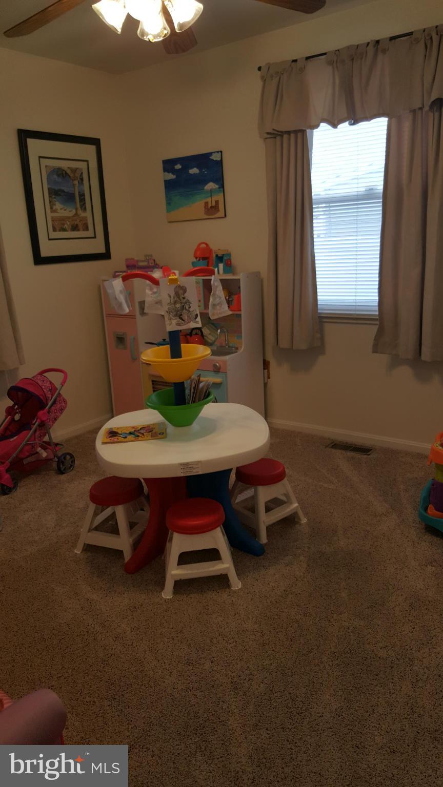 8250 Longpoint Road Baltimore, MD 21222 - Photo 20 of 30 a room with furniture
