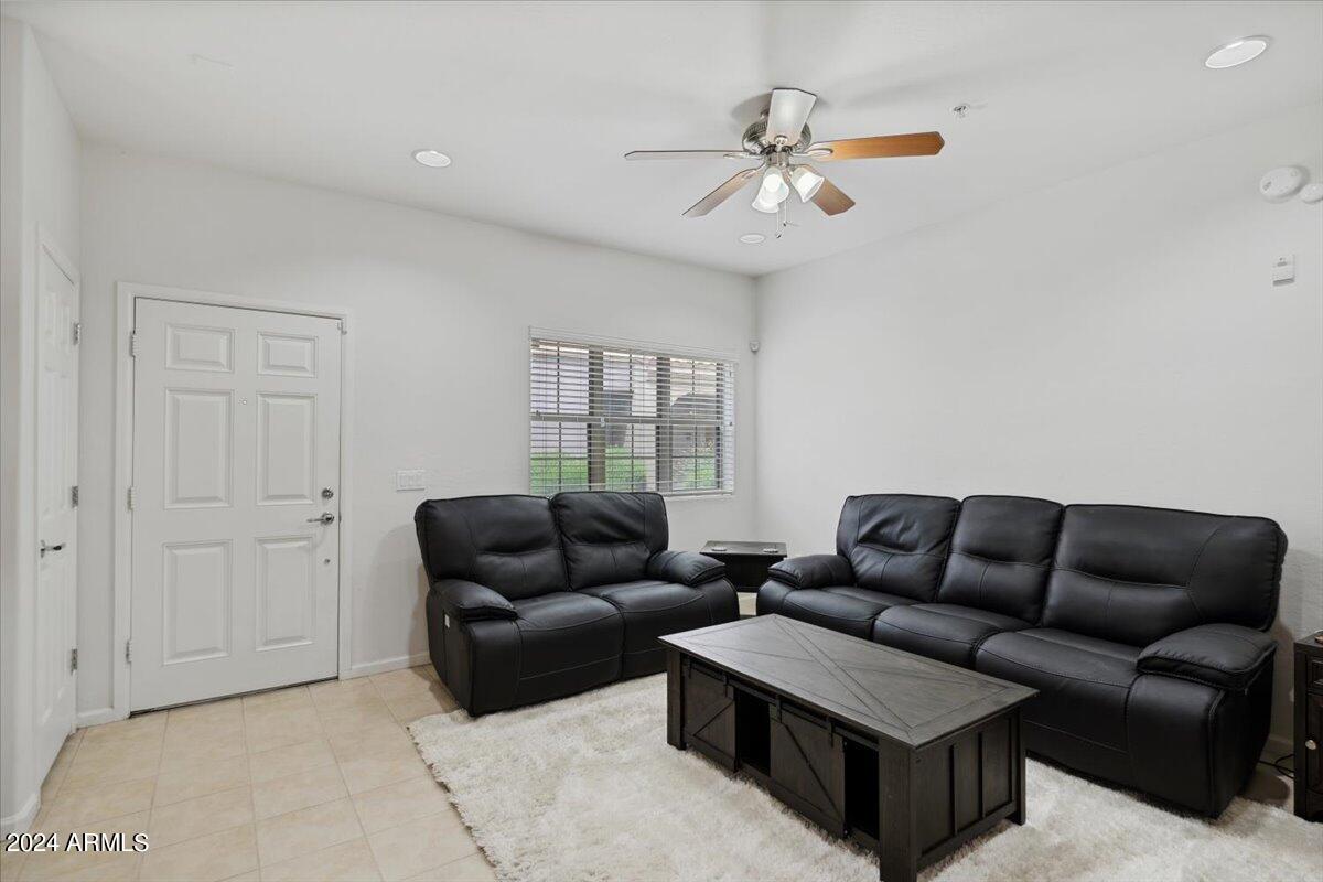 3935 East Rough Rider Road, Unit 1062 Phoenix, AZ 85050 - Photo 7 of 50 07-Living Room