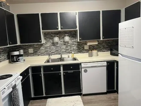 $1,400 | 721 Princeton Court, Hartland, WI 53029