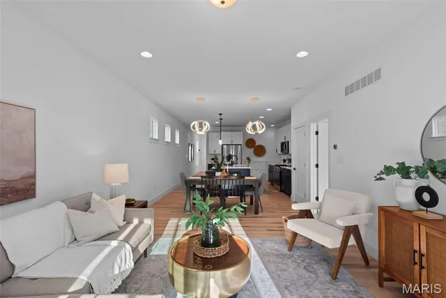 $440,000 | 3158 Fort Samuel Court, Bridgeton, MO 63044