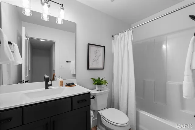 $440,000 | 3158 Fort Samuel Court, Bridgeton, MO 63044